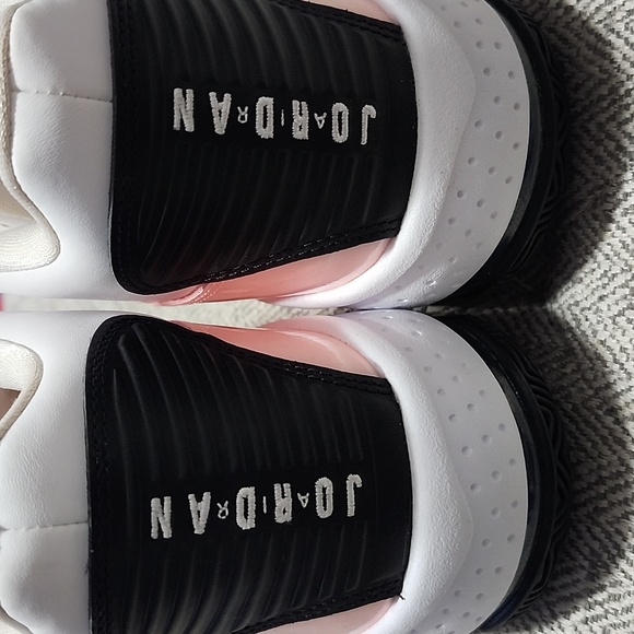 Women's Jordan Hi-Top Pink and White - Picture 4 of 5